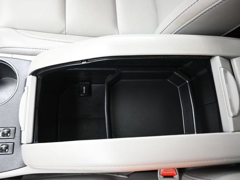 Used 2018 Toyota Highlander XLE w/ Protection Package #3 AWD/4WD image 23