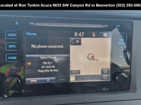 Used 2015 Toyota Sienna XLE w/ XLE Navigation Package FWD image 8
