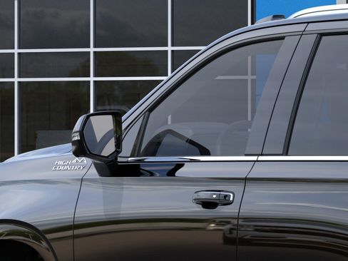 New 2026 Chevrolet Tahoe High Country AWD/4WD image 14