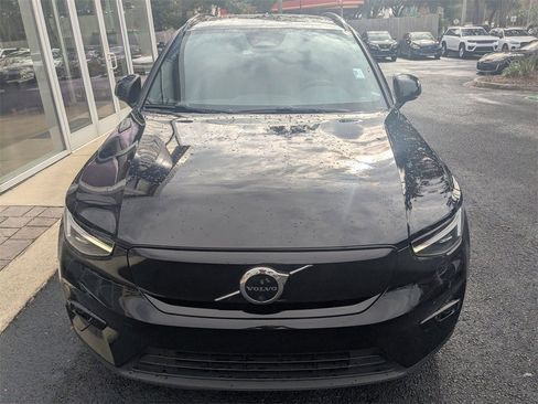 Used 2023 Volvo XC40 Recharge Ultimate image 9