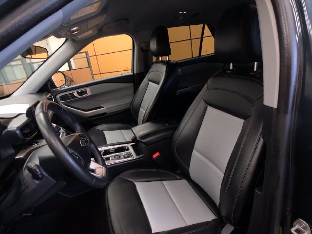 Certified 2024 Ford Explorer XLT w/ Equipment Group 202A AWD/4WD image 10