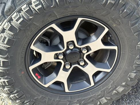 Used 2019 Jeep Wrangler Unlimited Rubicon w/ Steel Bumper Group AWD/4WD image 3