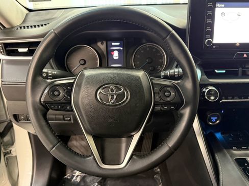 Used 2021 Toyota Venza LE AWD/4WD image 32