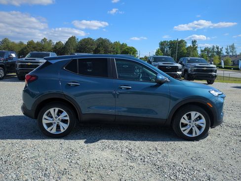 Certified 2024 Buick Encore GX Preferred AWD/4WD image 11