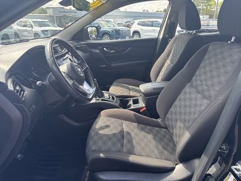 Used 2019 Nissan Rogue Sport SV w/ All-Weather Package AWD/4WD image 9