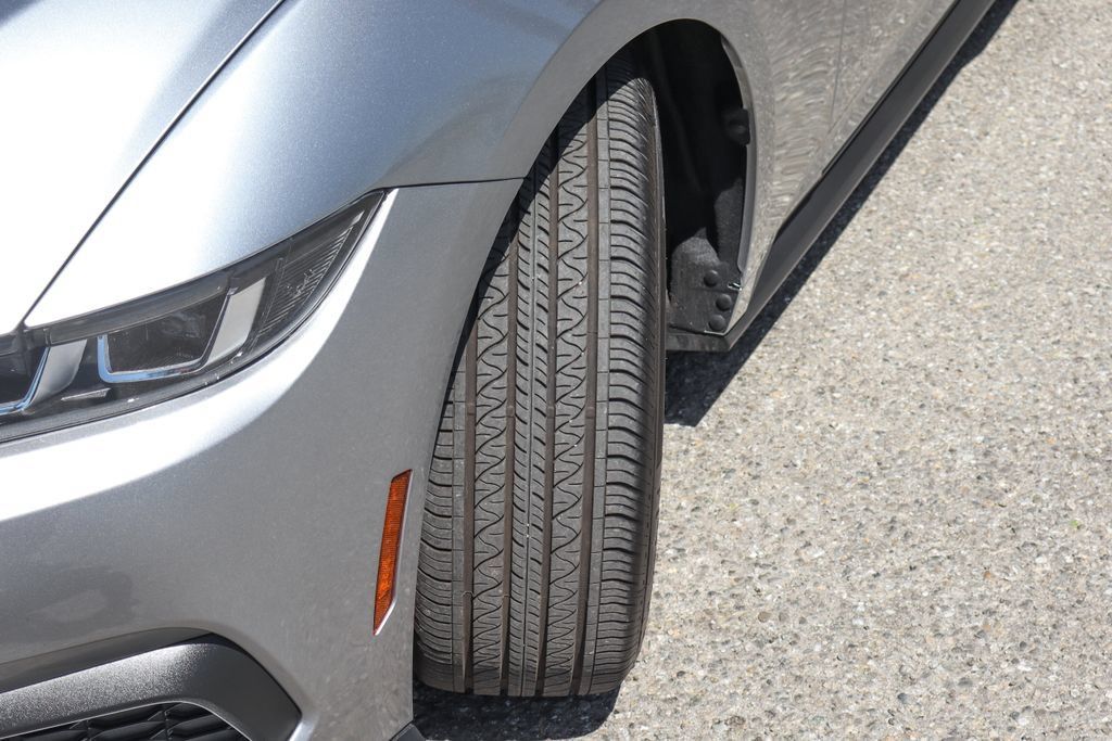Used 2025 Ford Mustang Coupe RWD image 43