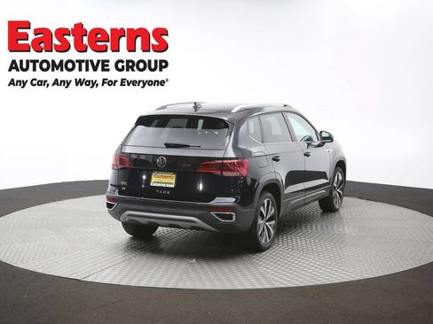 Used 2024 Volkswagen Taos SE FWD image 37