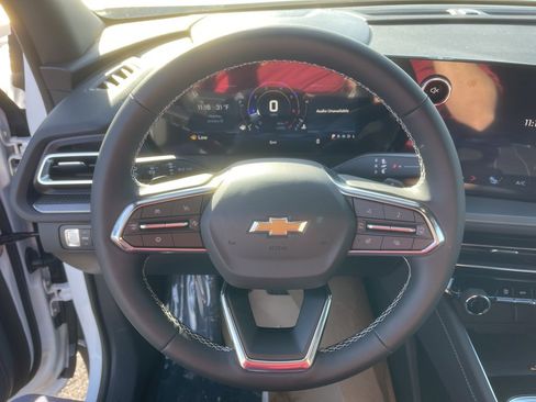 New 2026 Chevrolet Traverse LT image 14