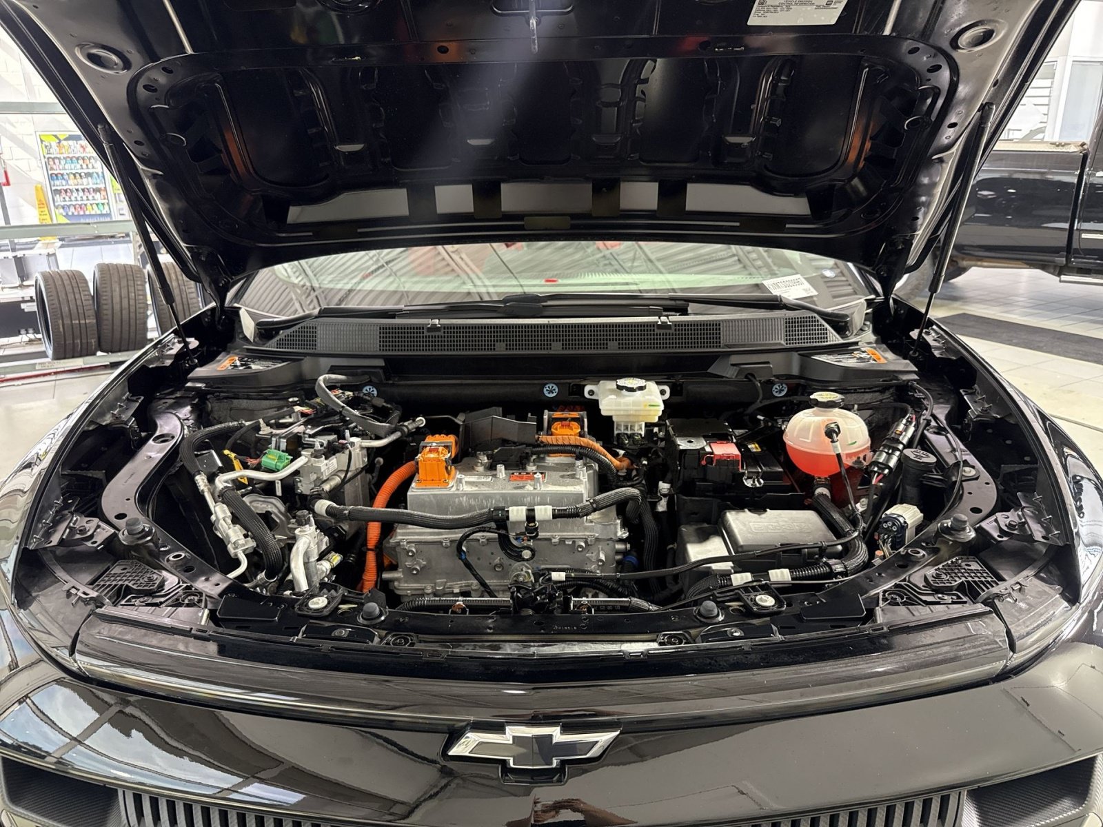Used 2025 Chevrolet Equinox EV RS AWD/4WD image 29