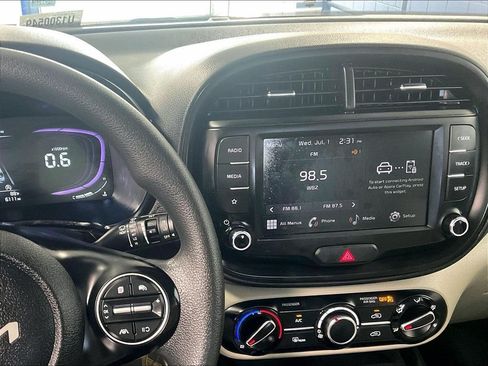 Used 2025 Kia Soul LX FWD image 19