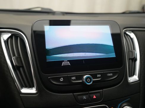 Used 2020 Chevrolet Malibu LT FWD image 19