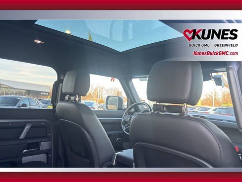 Used 2024 Land Rover Defender 130 X-Dynamic SE image 47