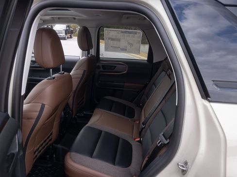 Used 2025 Ford Bronco Sport Outer Banks w/ Sasquatch Outer Banks Package AWD/4WD image 19