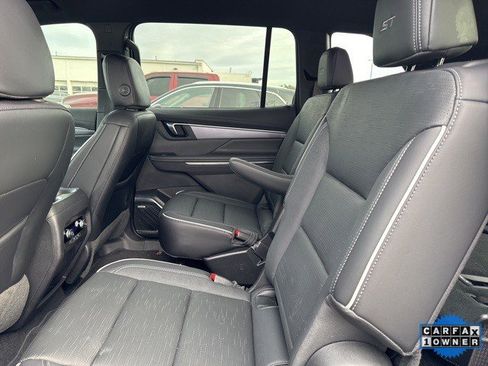 Used 2025 Buick Enclave Sport Touring w/ Trailering Package, 5000 lbs. image 9