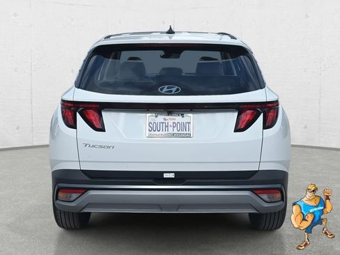New 2026 Hyundai Tucson SE image 6