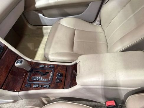 Used 1999 Mercedes-Benz E 320 Sedan image 98