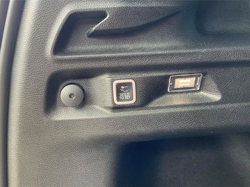 Used 2023 Jeep Grand Cherokee L Laredo image 31