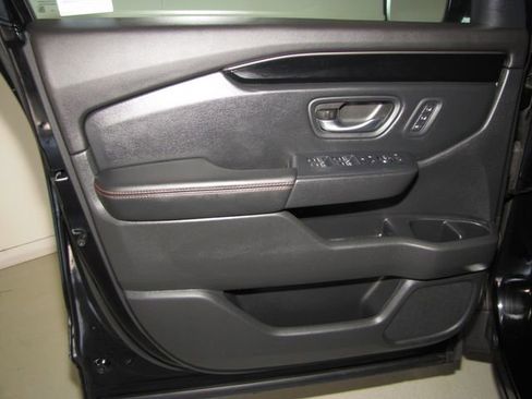 Certified 2024 Honda Pilot TrailSport image 10