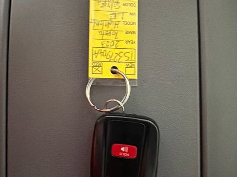 Used 2023 Toyota Highlander L FWD image 23