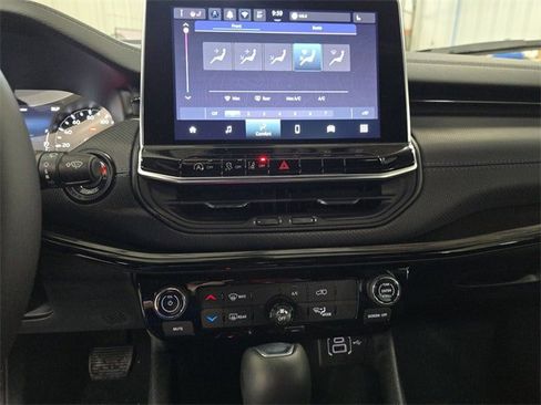 New 2026 Jeep Compass Latitude image 32