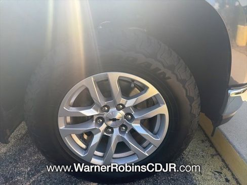 Used 2019 Chevrolet Silverado 1500 LT w/ All-Star Edition image 9