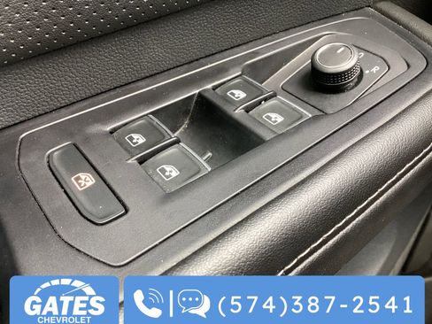 Used 2024 Volkswagen Atlas SE image 25