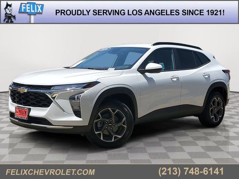Used 2026 Chevrolet Trax LT FWD image 1
