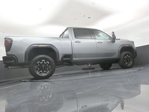 Used 2025 GMC Sierra 2500 AT4X AWD/4WD image 40