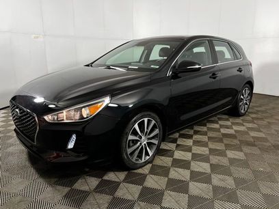 Used 2020 Hyundai Elantra GT w/ Style Package 02