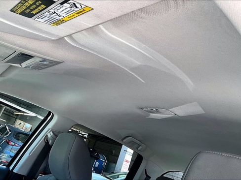 Used 2018 Toyota Tacoma SR5 RWD image 12