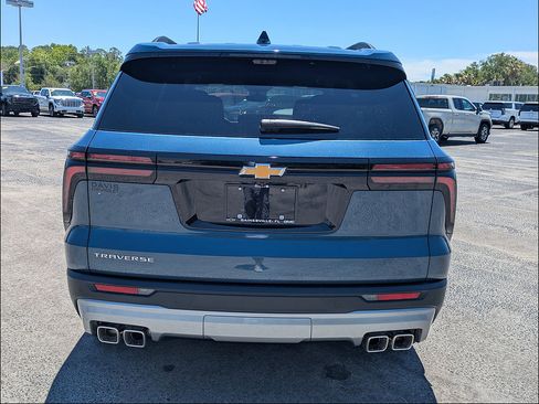 New 2026 Chevrolet Traverse LT w/ Driver Confidence Package FWD image 6