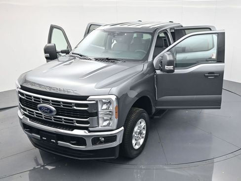Used 2025 Ford F250 XLT AWD/4WD image 52