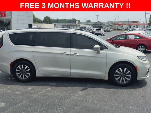 Used 2021 Chrysler Pacifica Touring-L FWD image 9