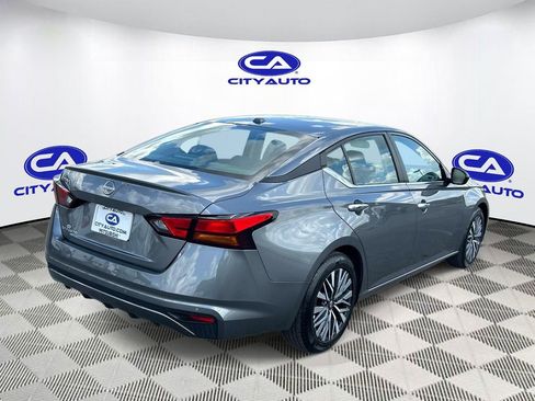 Used 2025 Nissan Altima 2.5 SV image 3