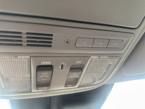 Used 2019 Honda CR-V Touring image 25