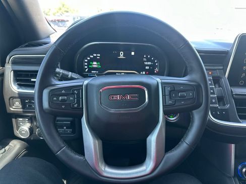 Used 2023 GMC Yukon SLT w/ SLT Luxury Package AWD/4WD image 16