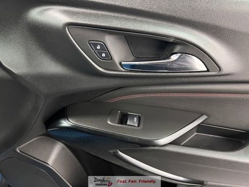 Used 2025 Chevrolet Trax RS w/ Driver Confidence Package image 38