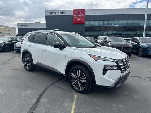 Used 2024 Nissan Rogue SL AWD/4WD image 1