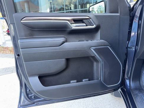 Used 2023 Chevrolet Silverado 1500 LT w/ Z71 Off-Road Package image 17