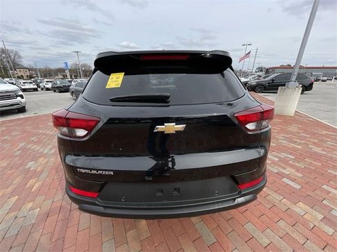 Used 2025 Chevrolet TrailBlazer LS w/ LS Convenience Package image 18