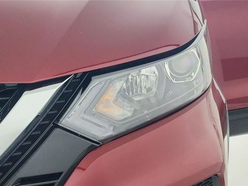 Used 2022 Nissan Rogue Sport SV image 17