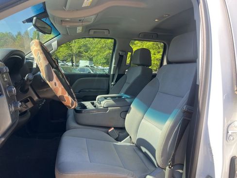 Used 2018 Chevrolet Silverado 1500 Custom w/ Custom Convenience Package AWD/4WD image 15