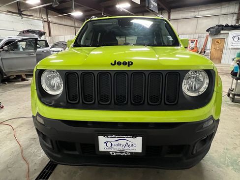 Used 2018 Jeep Renegade Altitude image 3