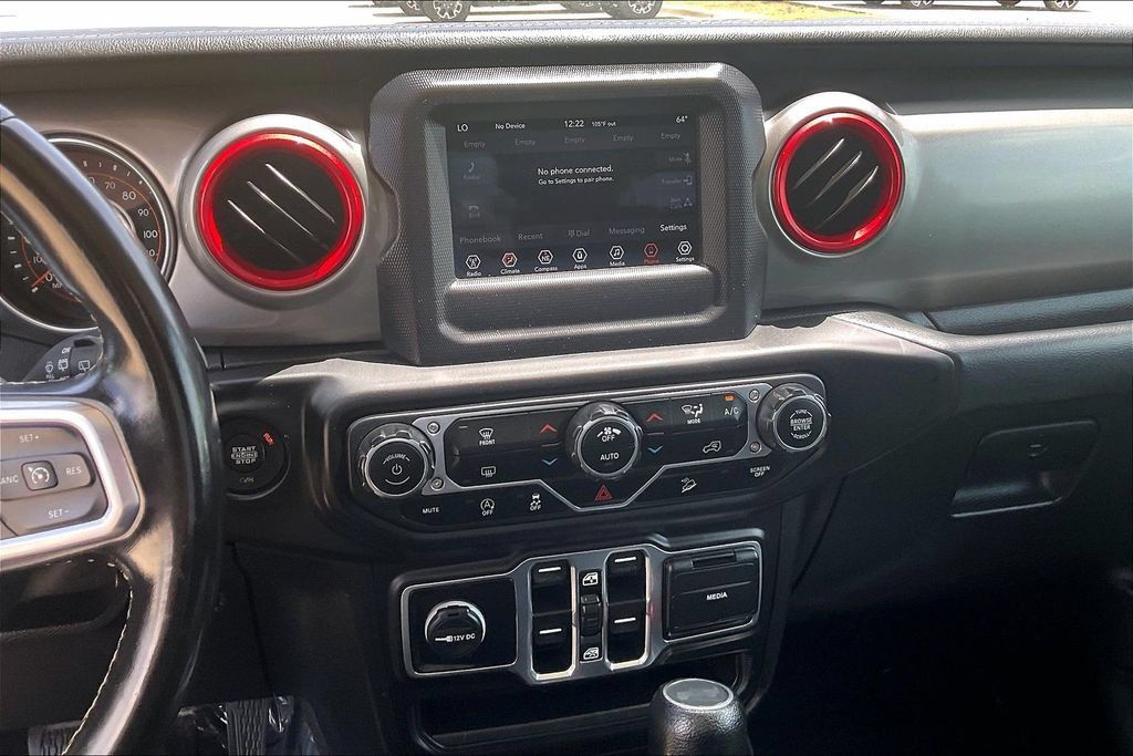Used 2020 Jeep Wrangler Unlimited Sahara AWD/4WD image 6