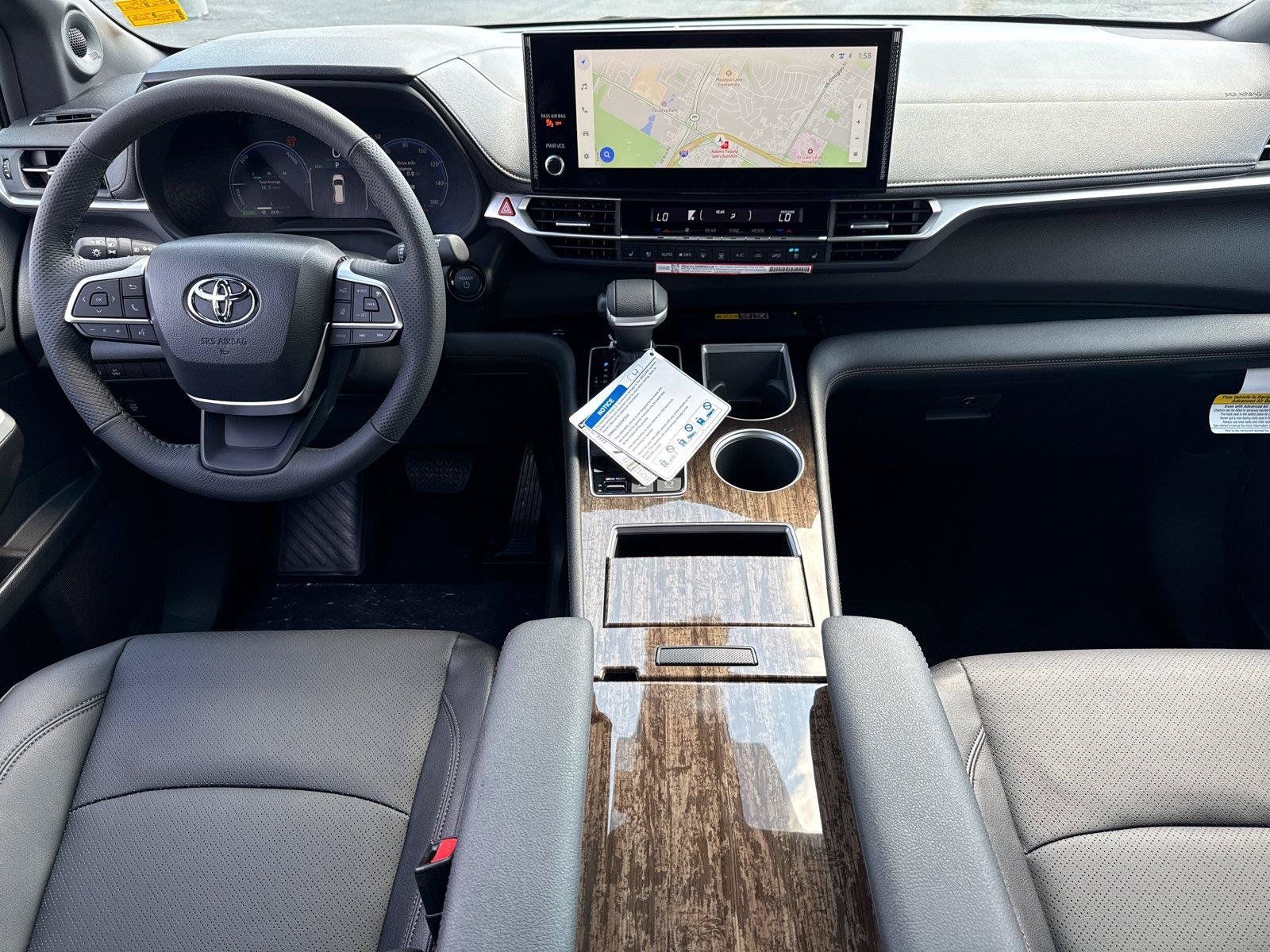Used 2026 Toyota Sienna Limited AWD/4WD image 30