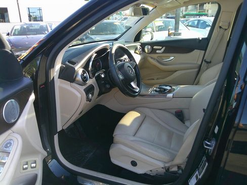 Used 2019 Mercedes-Benz GLC 350e 4MATIC image 11