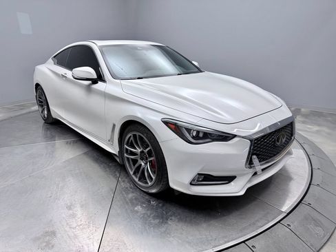 Used 2019 INFINITI Q60 3.0t Luxe AWD/4WD image 3
