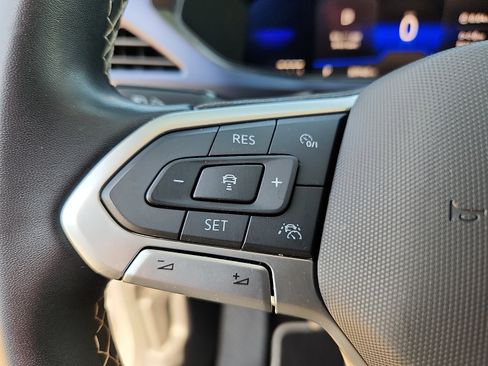 Certified 2023 Volkswagen Taos SE w/ Panoramic Sunroof Package FWD image 15