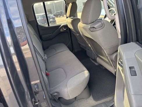 Used 2014 Nissan Frontier SV w/ SV Value Truck Package image 12