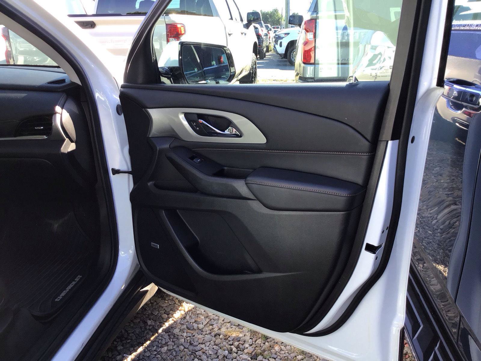 Used 2020 Chevrolet Traverse RS FWD image 9